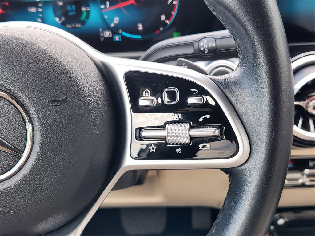 Thumbnail: 2021 Mercedes-Benz GLB - 33