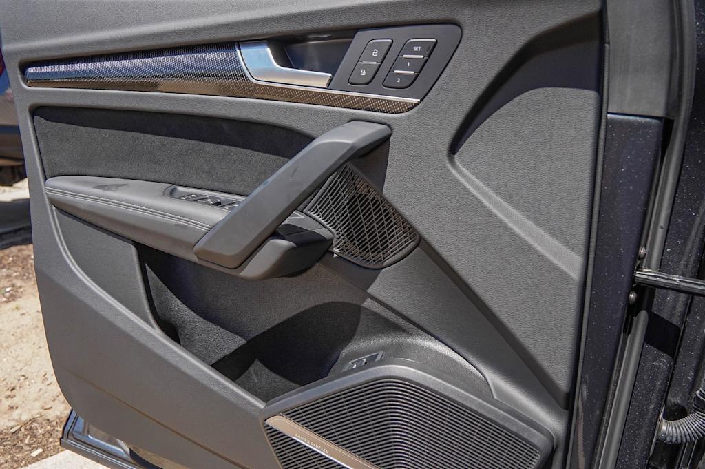 Thumbnail: 2024 Audi SQ5 - 24