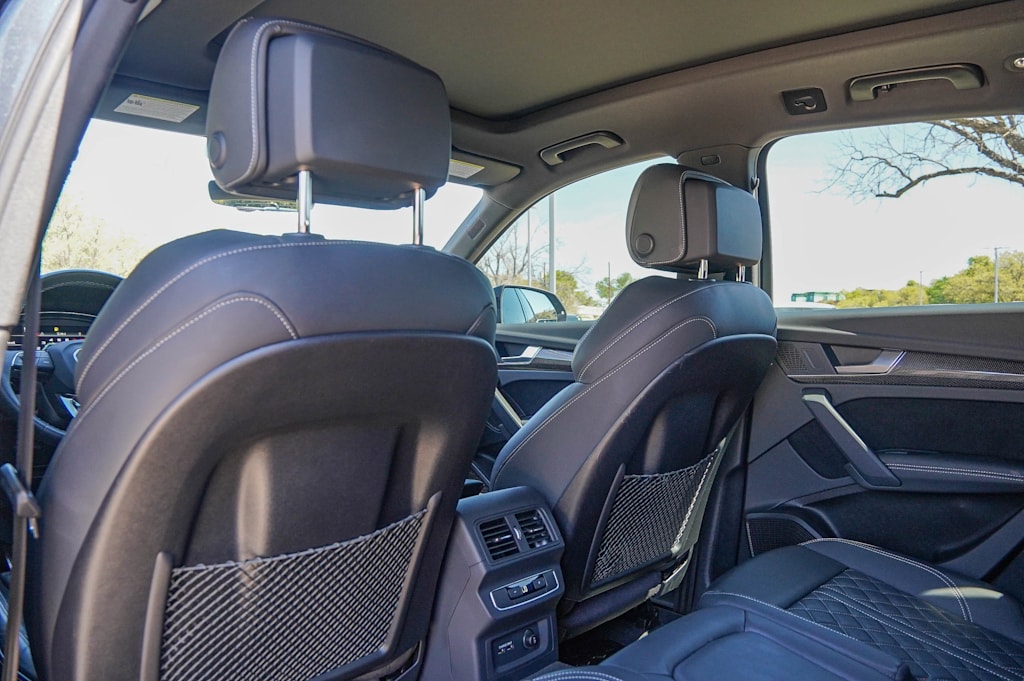 Thumbnail: 2024 Audi SQ5 - 10