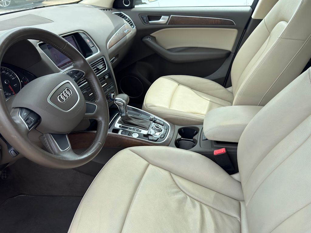 Thumbnail: 2013 Audi Q5 - 9