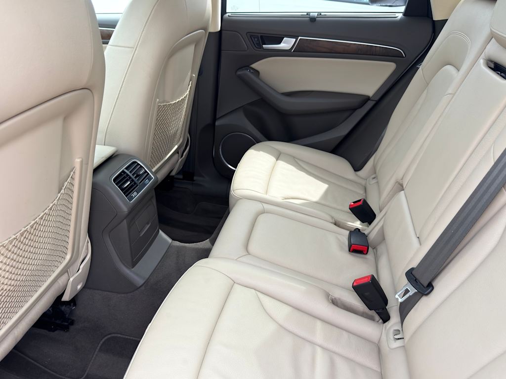 Thumbnail: 2013 Audi Q5 - 27