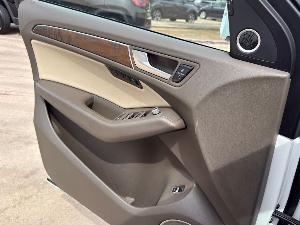 Thumbnail: 2013 Audi Q5 - 26