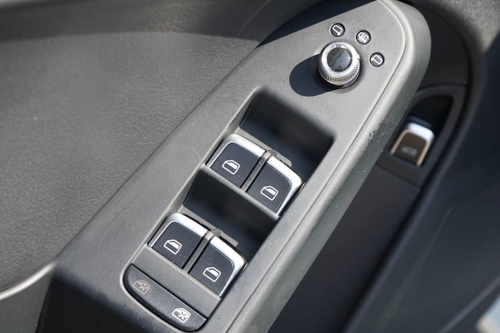 Thumbnail: 2013 Audi A4 - 21