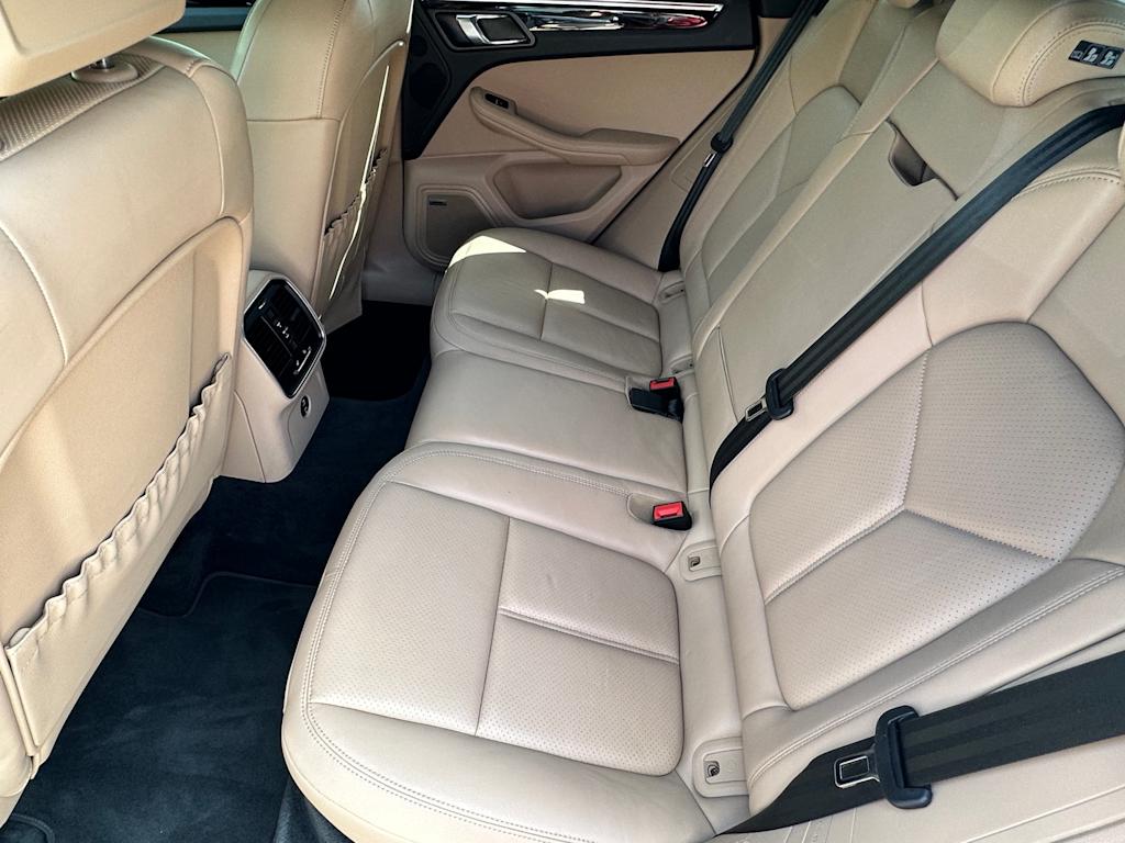 Thumbnail: 2024 Porsche Macan - 10