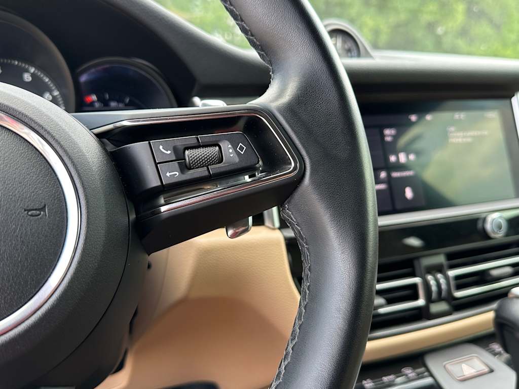 Thumbnail: 2024 Porsche Macan - 21