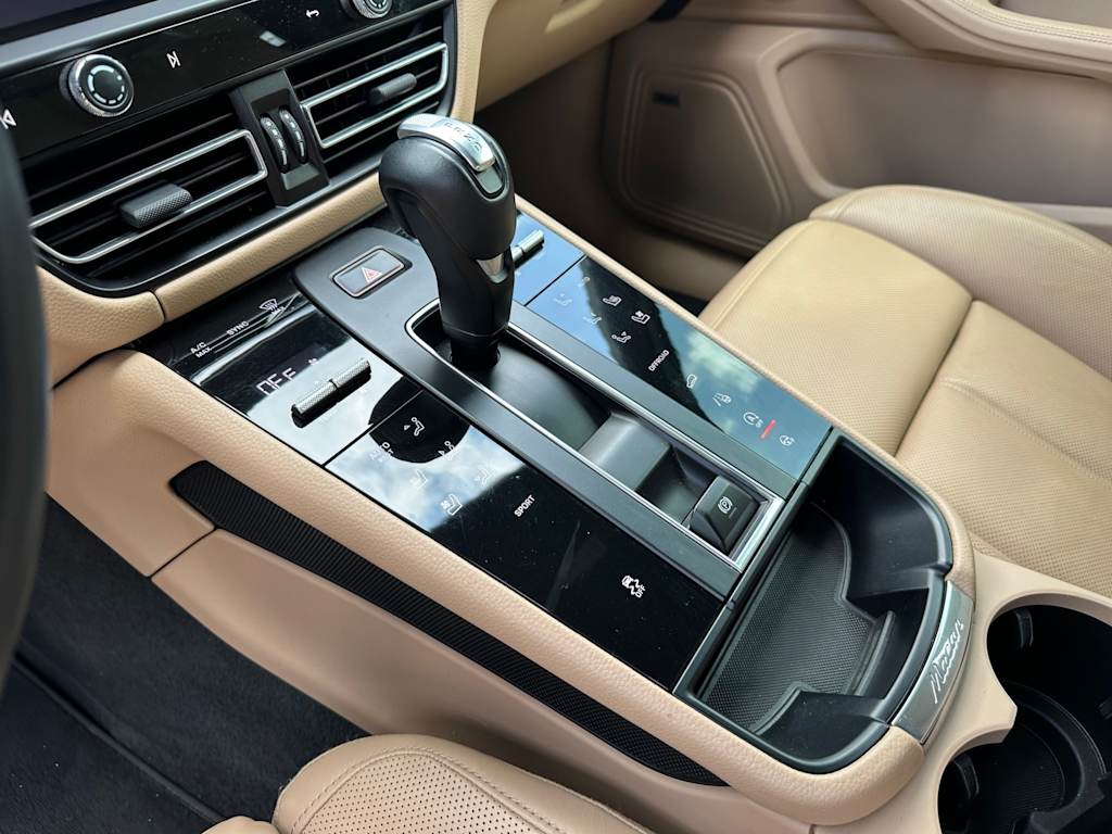 Thumbnail: 2024 Porsche Macan - 14