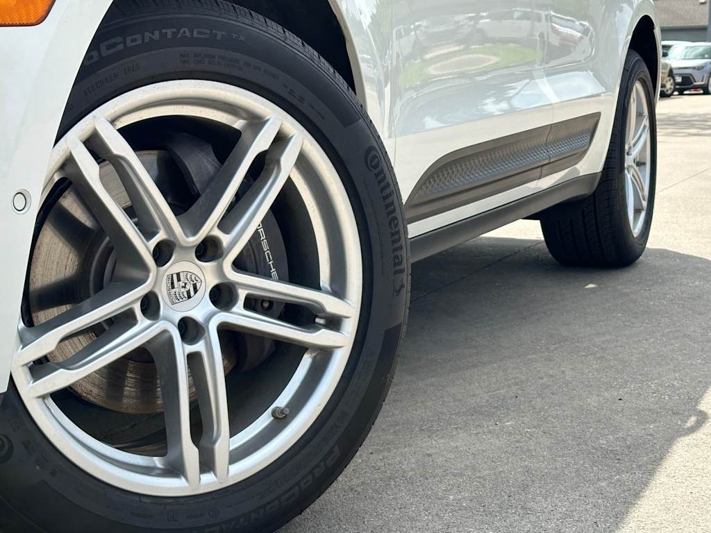 Thumbnail: 2024 Porsche Macan - 6