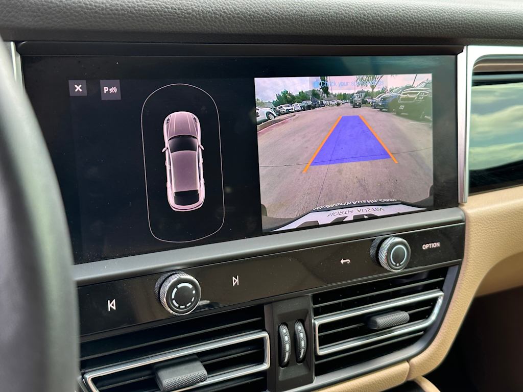 Thumbnail: 2024 Porsche Macan - 13