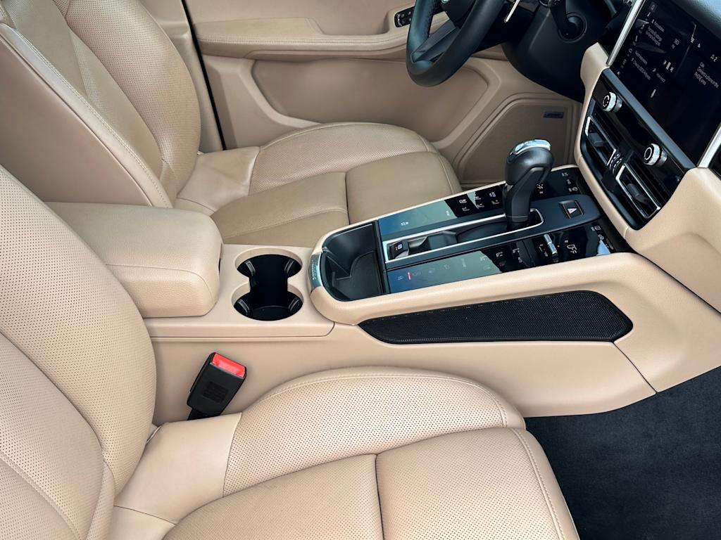 Thumbnail: 2024 Porsche Macan - 26