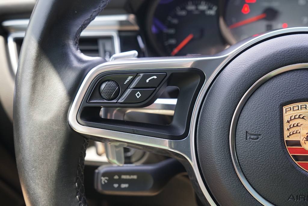 Thumbnail: 2017 Porsche Macan - 21