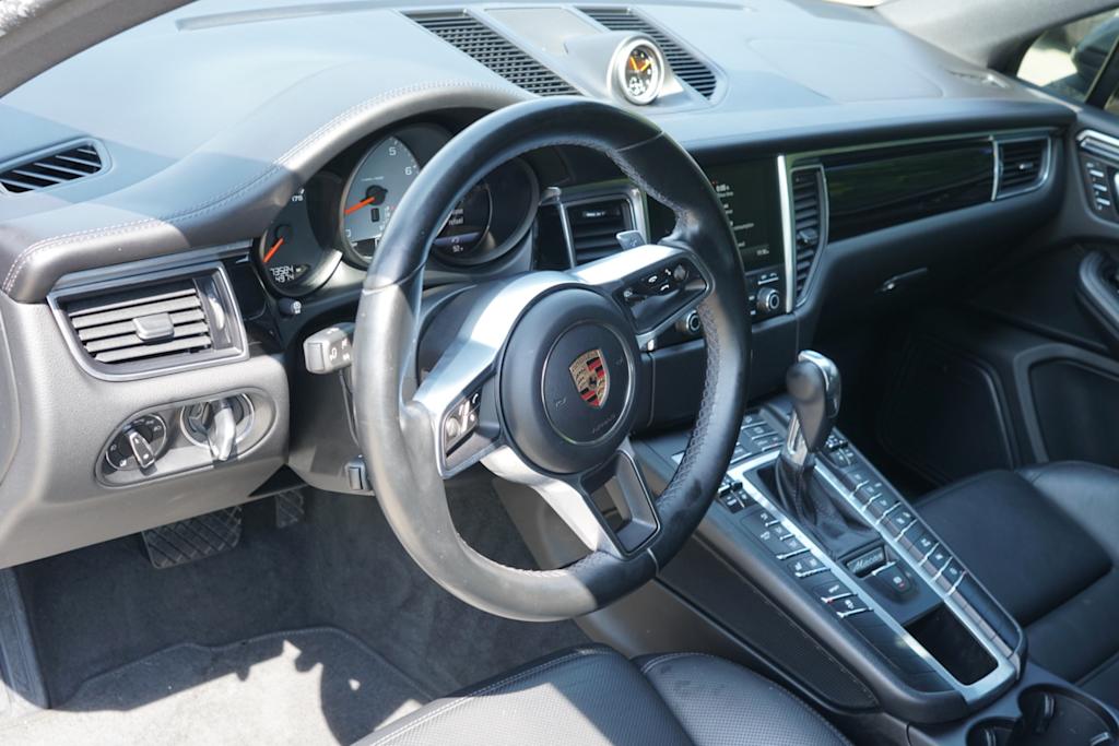 Thumbnail: 2017 Porsche Macan - 2