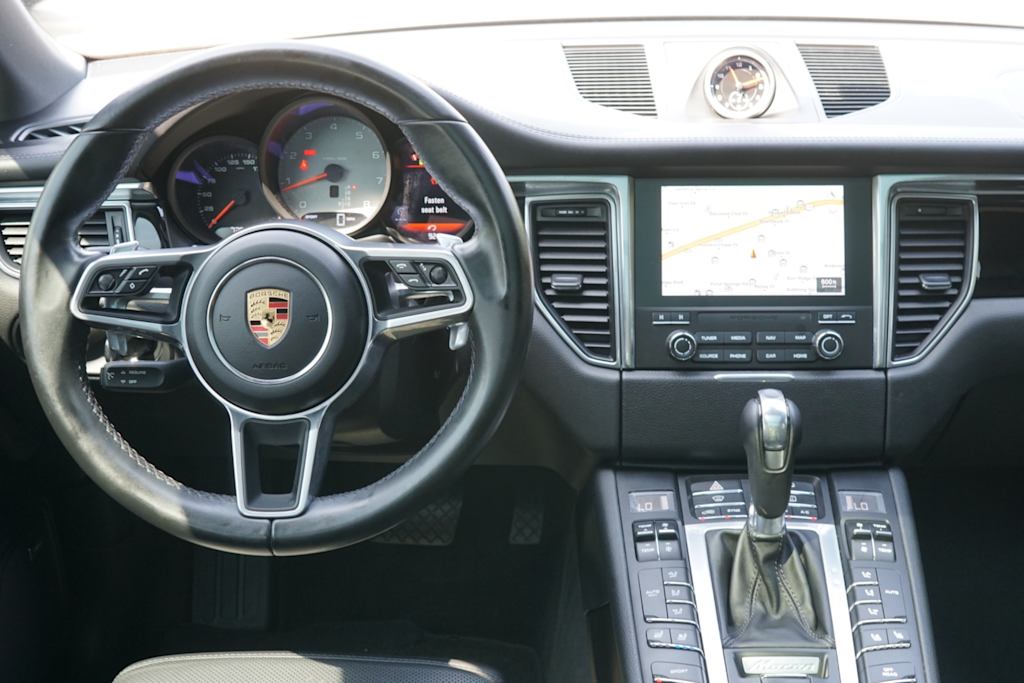 Thumbnail: 2017 Porsche Macan - 7