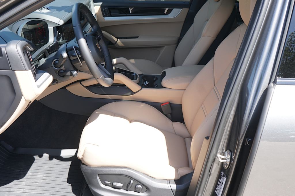 Thumbnail: 2025 Porsche Cayenne - 7