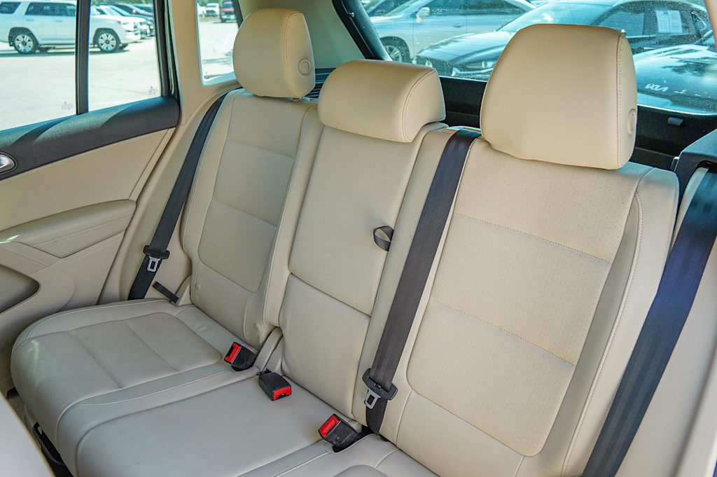 Thumbnail: 2015 Volkswagen Tiguan - 30