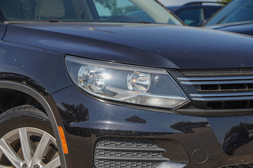 Thumbnail: 2015 Volkswagen Tiguan - 16