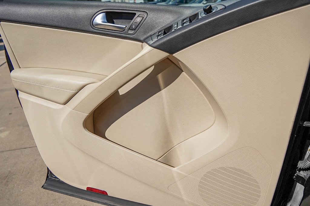 Thumbnail: 2015 Volkswagen Tiguan - 26