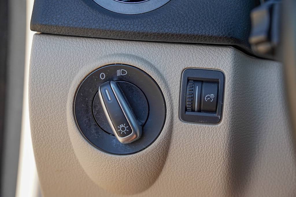 Thumbnail: 2015 Volkswagen Tiguan - 25