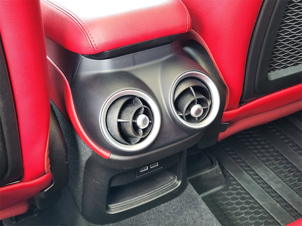 Thumbnail: 2021 Alfa Romeo Stelvio - 32