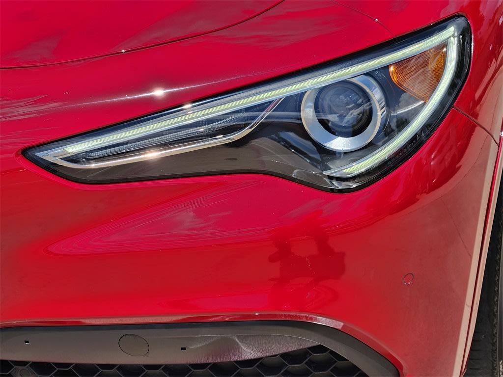 Thumbnail: 2021 Alfa Romeo Stelvio - 20