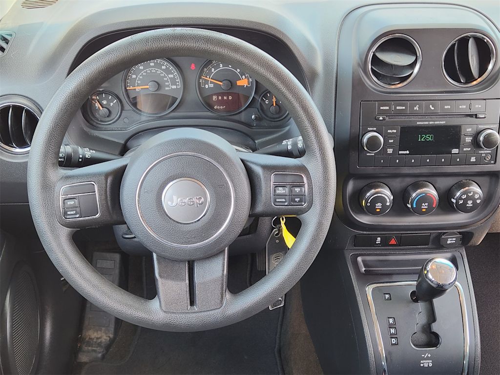 Thumbnail: 2016 Jeep Compass - 12