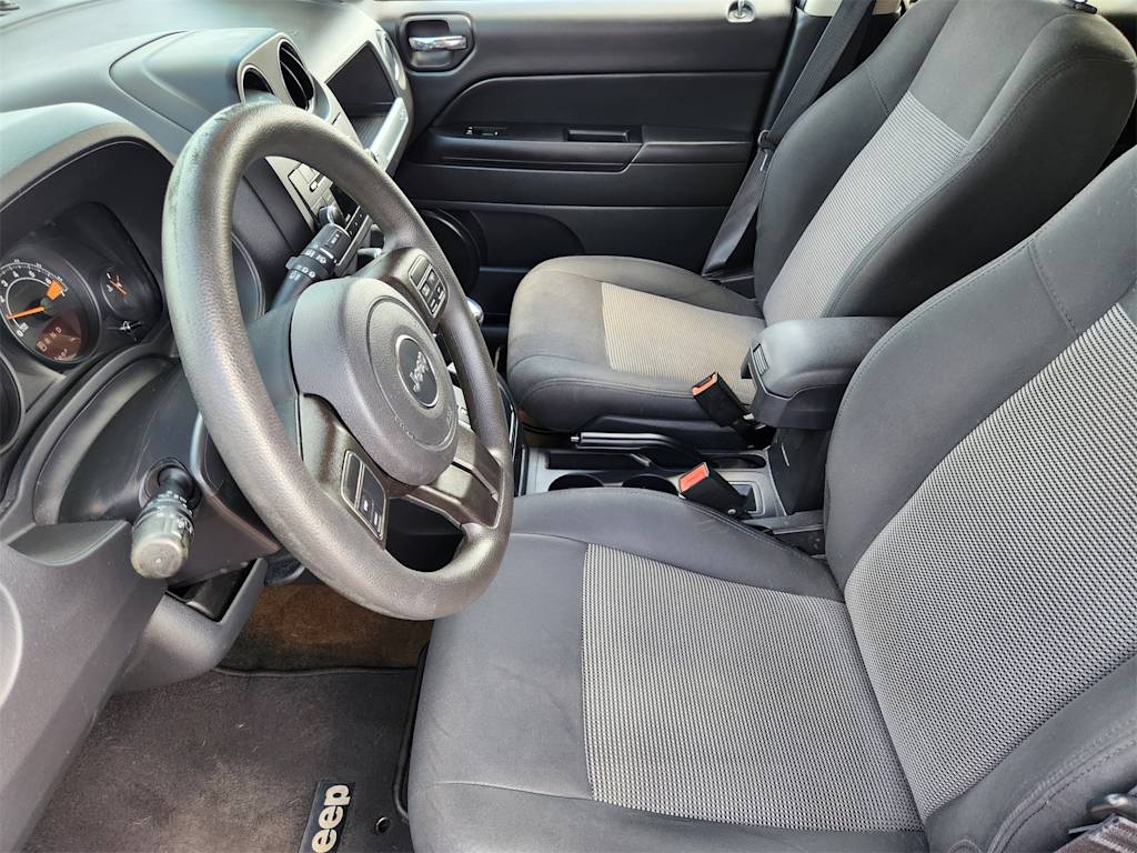 Thumbnail: 2016 Jeep Compass - 9
