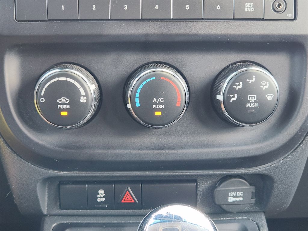 Thumbnail: 2016 Jeep Compass - 24