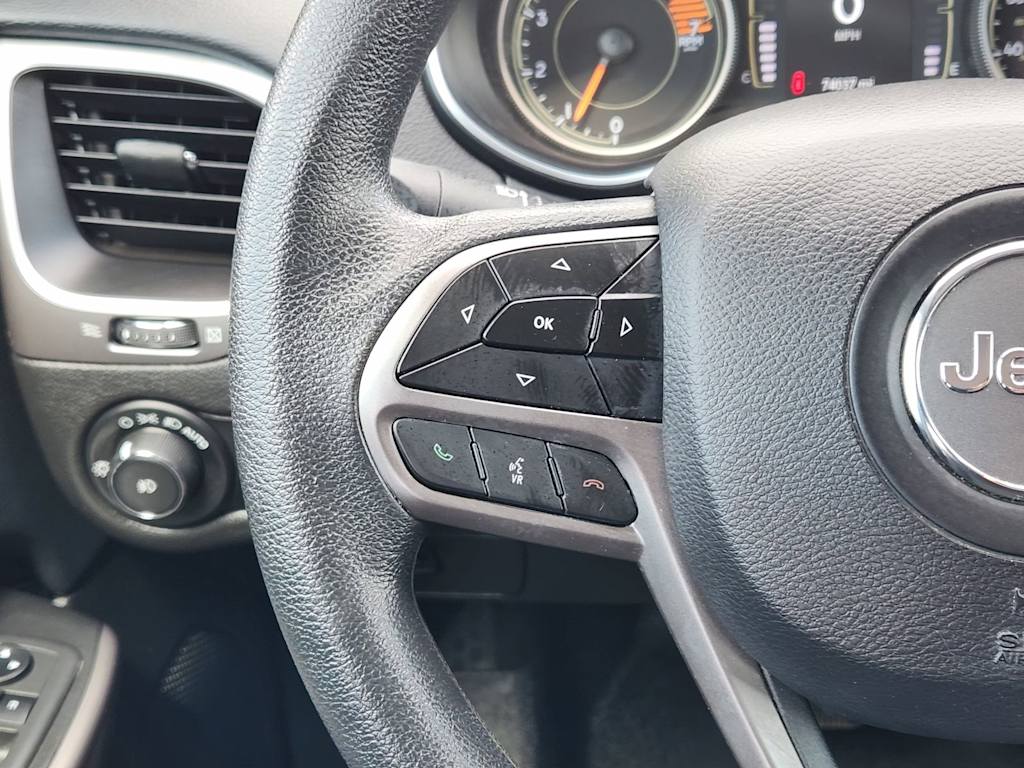 Thumbnail: 2019 Jeep Cherokee - 30