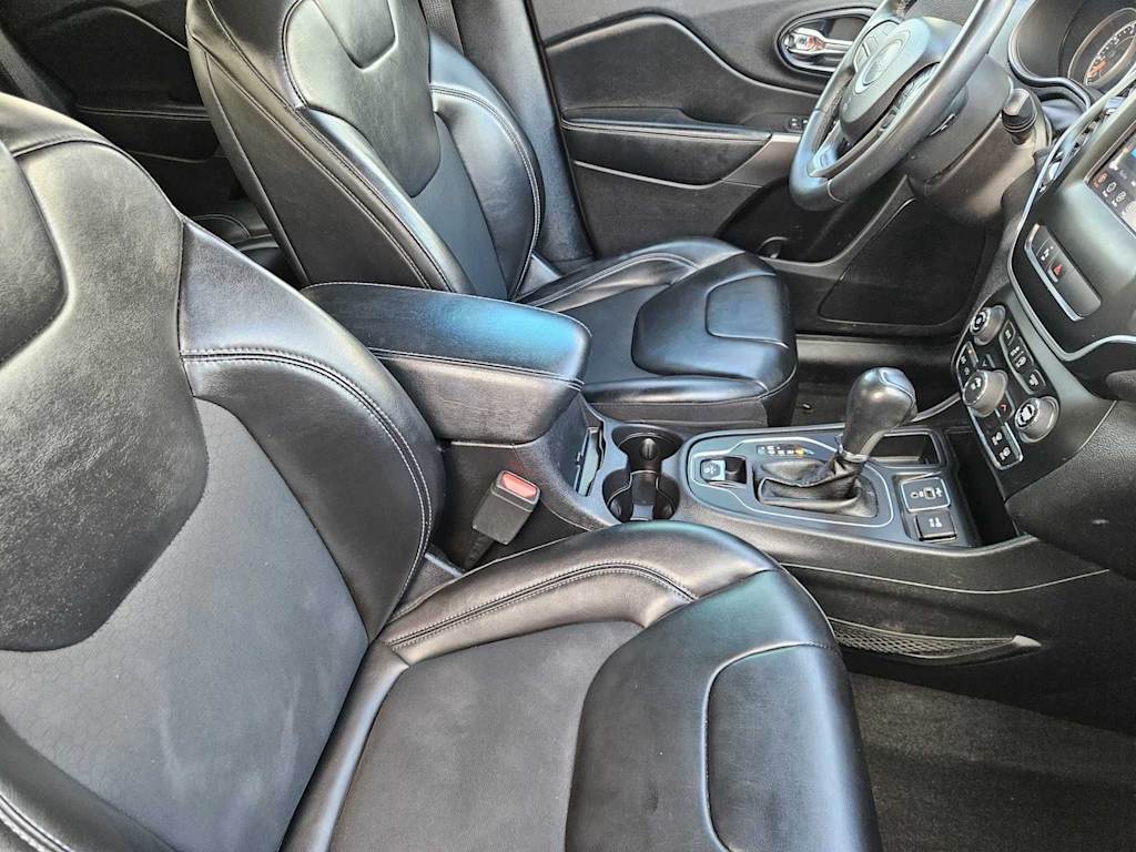 Thumbnail: 2020 Jeep Cherokee - 10