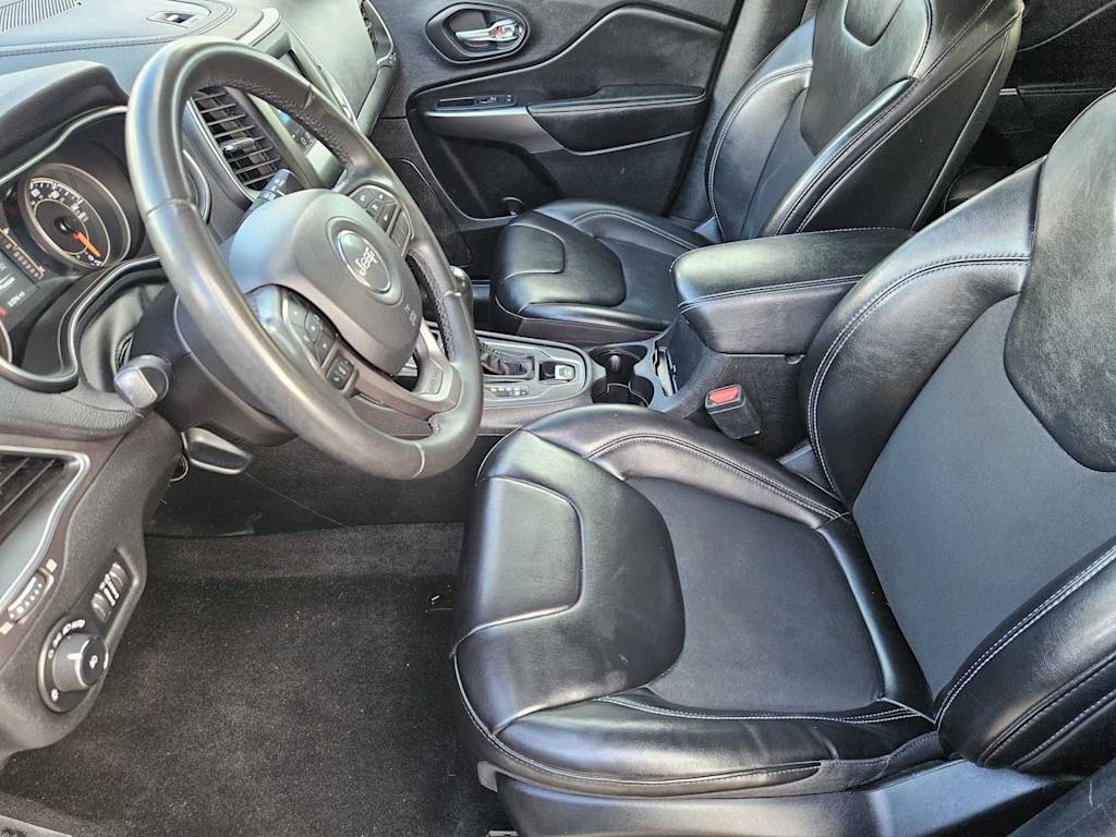 Thumbnail: 2020 Jeep Cherokee - 9