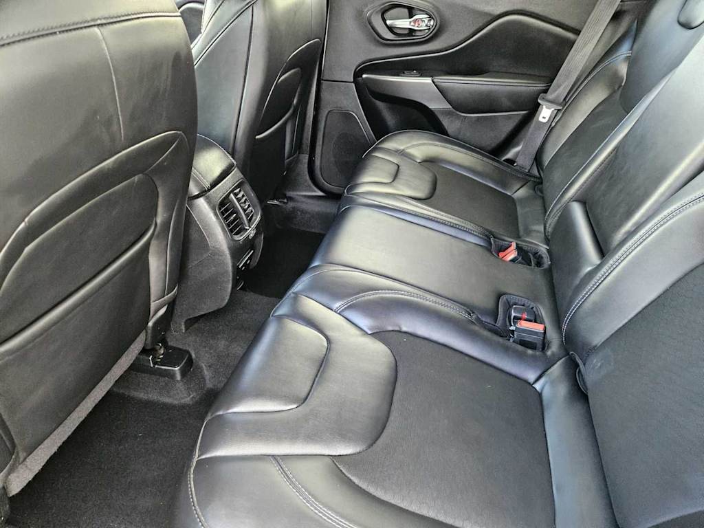 Thumbnail: 2020 Jeep Cherokee - 11