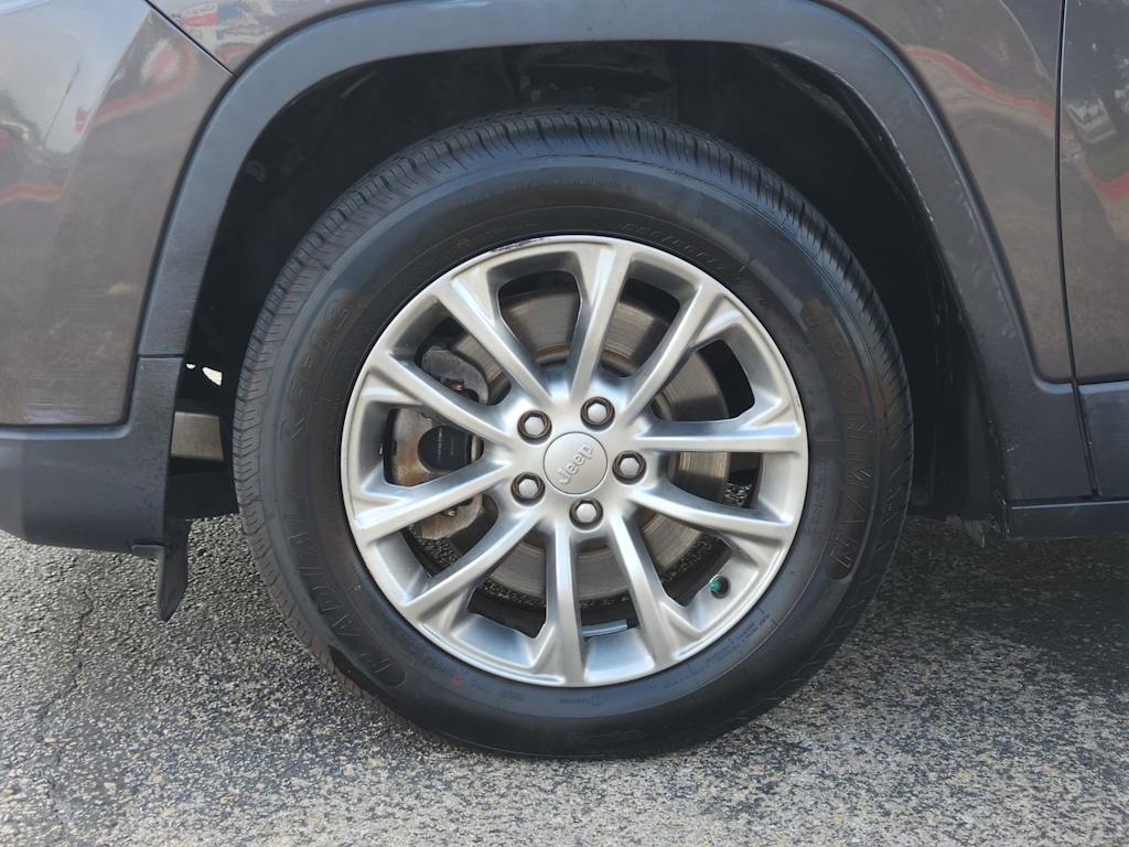 Thumbnail: 2020 Jeep Cherokee - 19