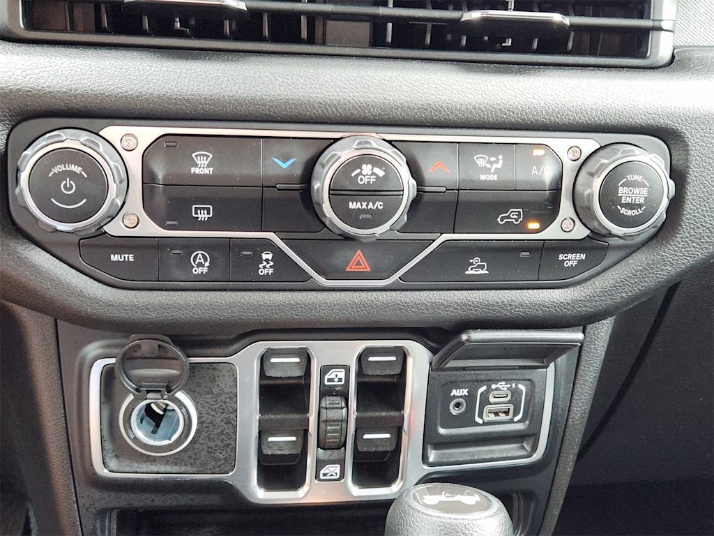 Thumbnail: 2024 Jeep Wrangler - 25