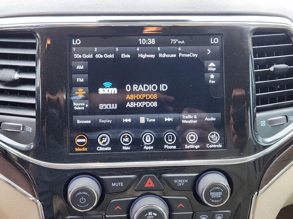 Thumbnail: 2021 Jeep Grand Cherokee - 24
