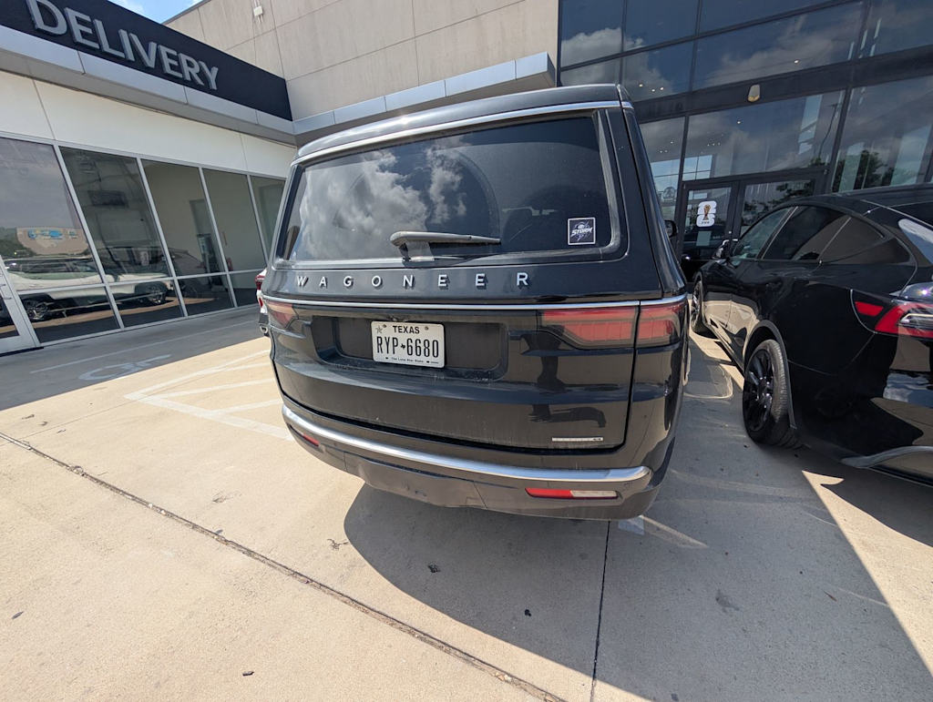Thumbnail: 2022 Jeep Wagoneer - 11