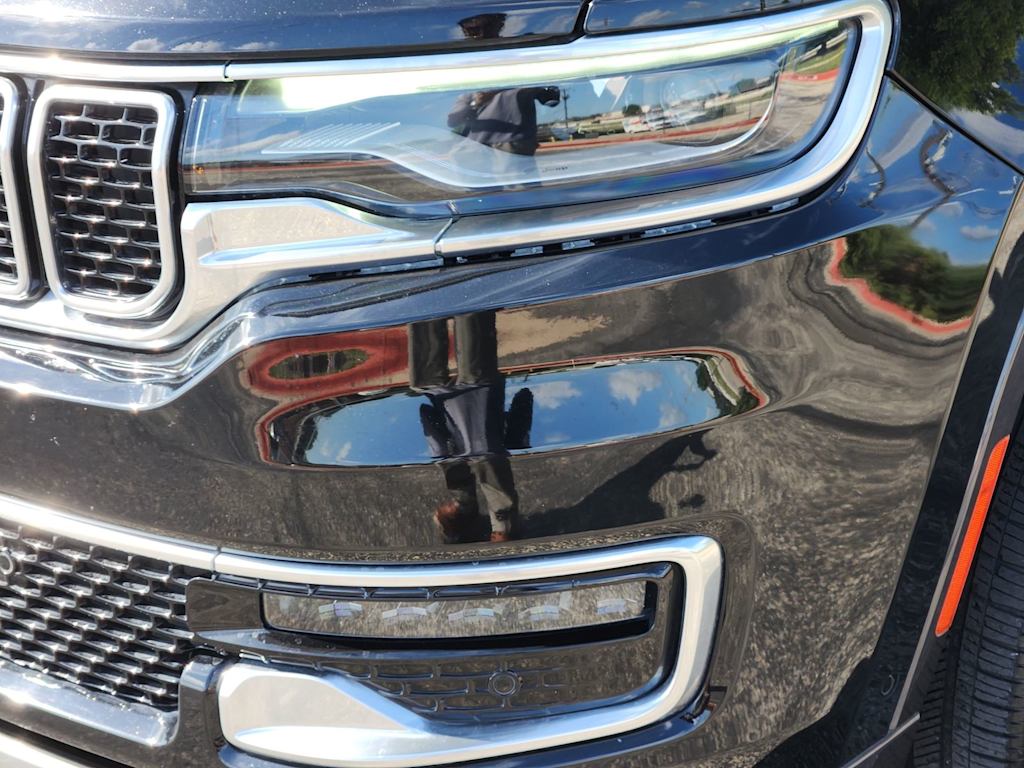 Thumbnail: 2022 Jeep Wagoneer - 7