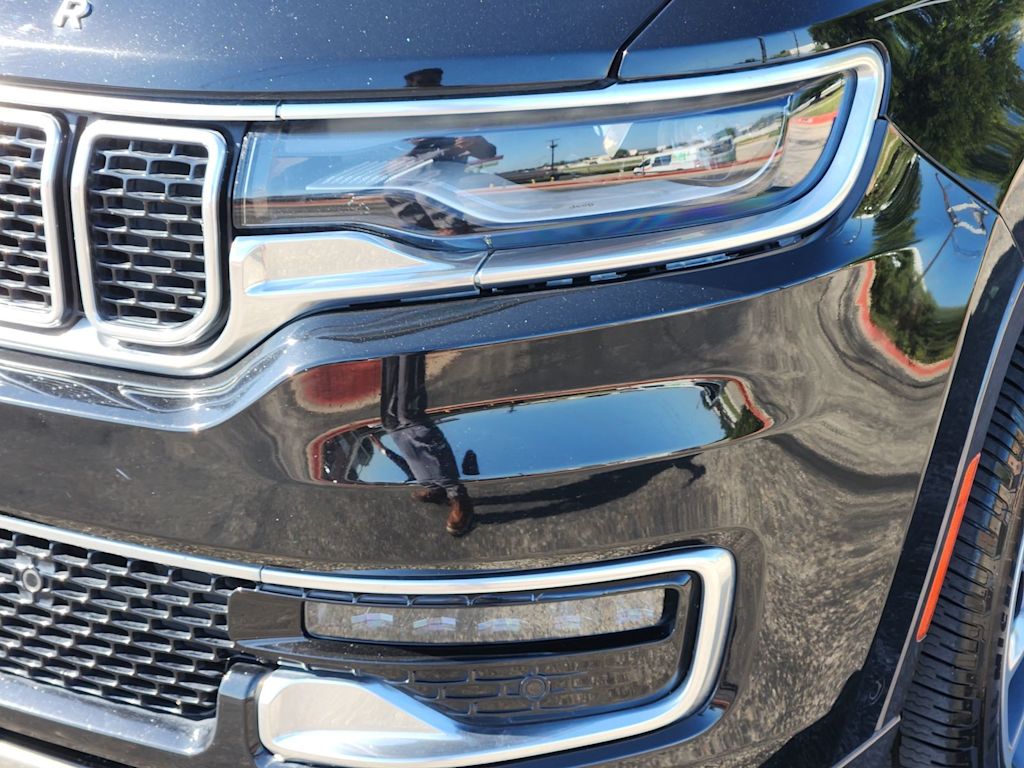Thumbnail: 2022 Jeep Wagoneer - 7