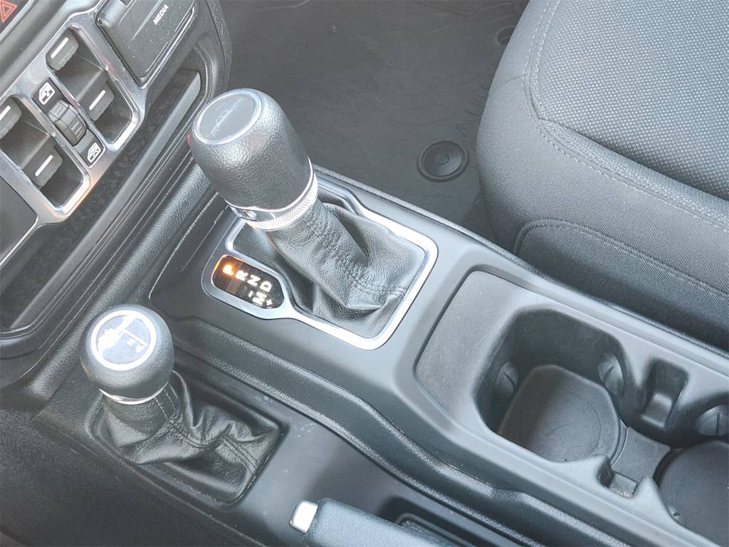 Thumbnail: 2023 Jeep Gladiator - 13