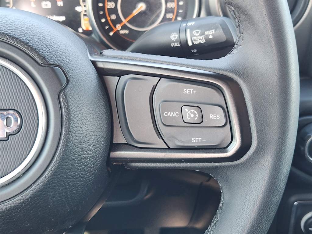 Thumbnail: 2023 Jeep Gladiator - 32