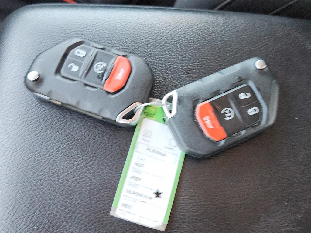 Thumbnail: 2023 Jeep Gladiator - 16