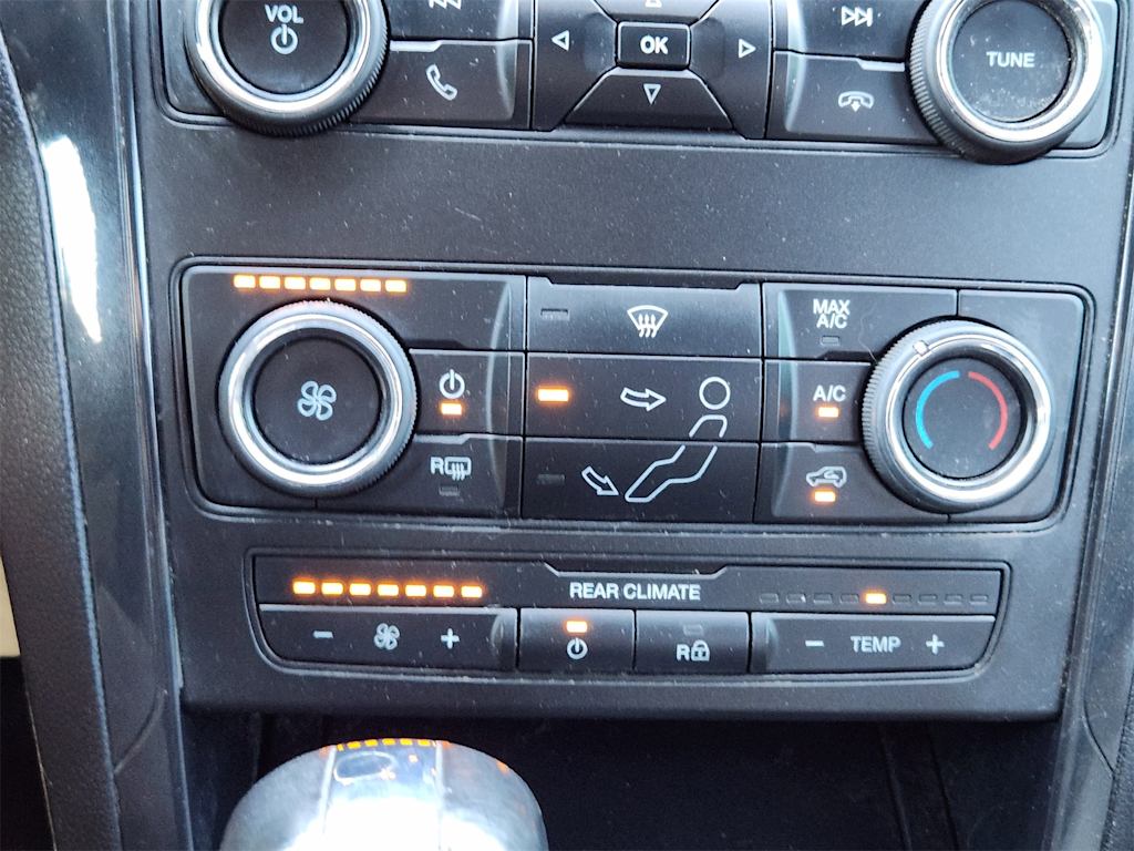 Thumbnail: 2019 Ford Explorer - 24