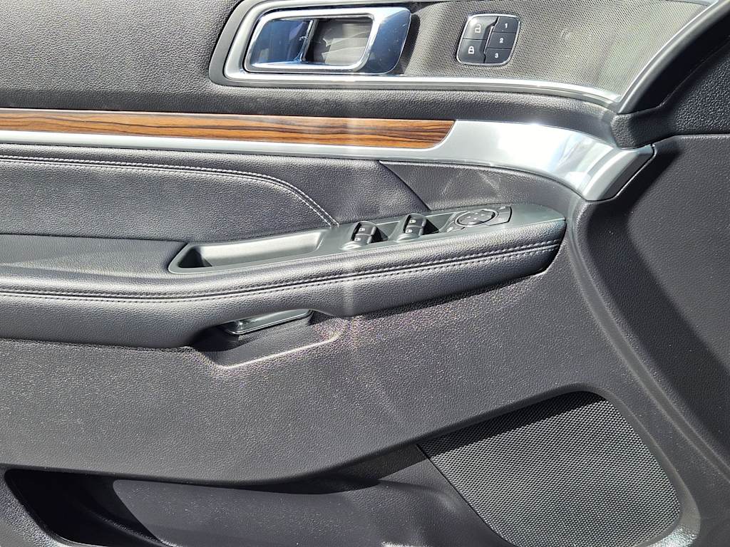Thumbnail: 2016 Ford Explorer - 27