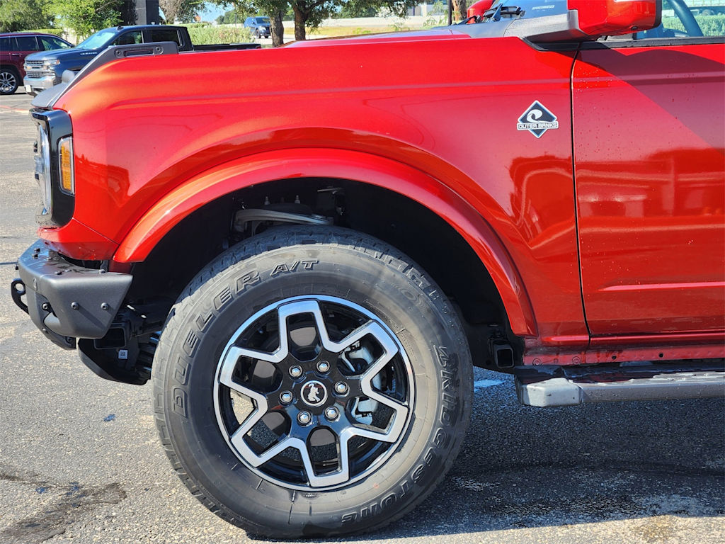 Thumbnail: 2022 Ford Bronco - 6