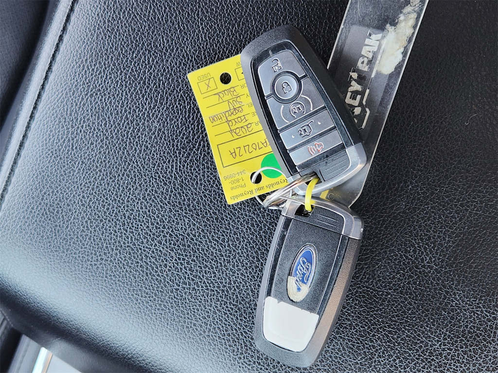 Thumbnail: 2021 Ford Expedition - 16