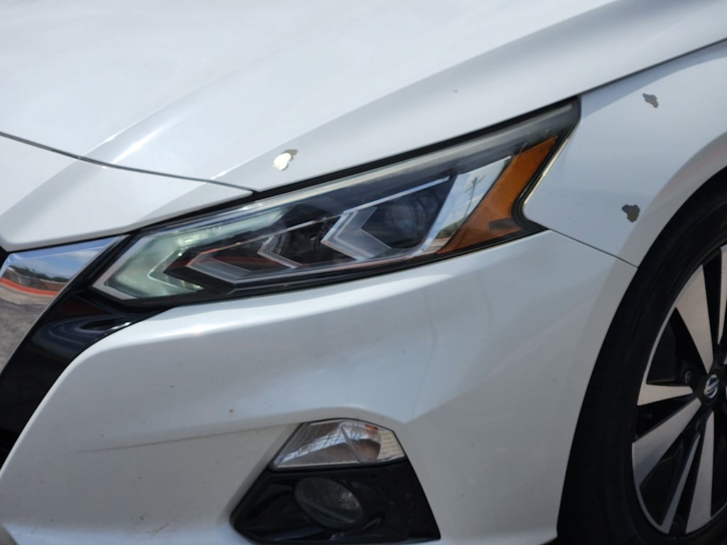 Thumbnail: 2019 Nissan Altima - 18