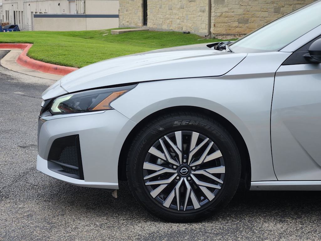 Thumbnail: 2024 Nissan Altima - 5