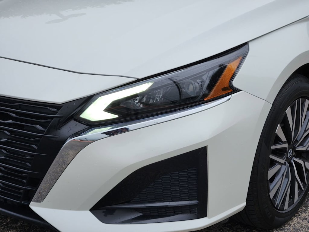 Thumbnail: 2025 Nissan Altima - 17