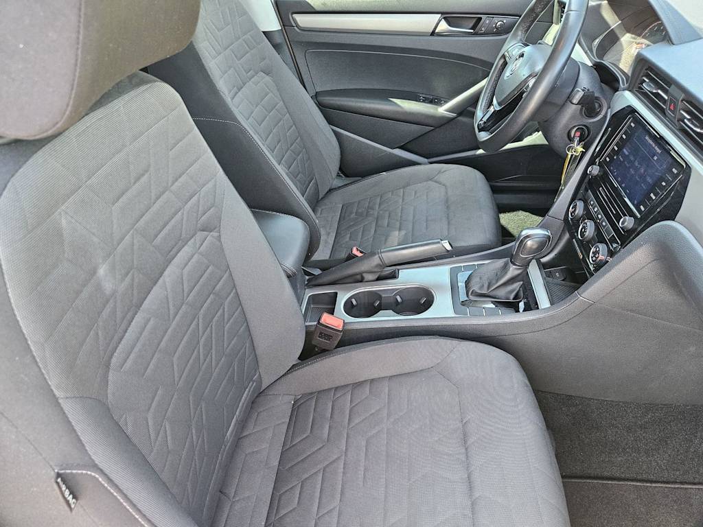 Thumbnail: 2021 Volkswagen Passat - 23