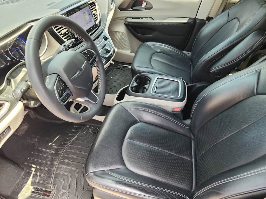 Thumbnail: 2022 Chrysler Pacifica - 8