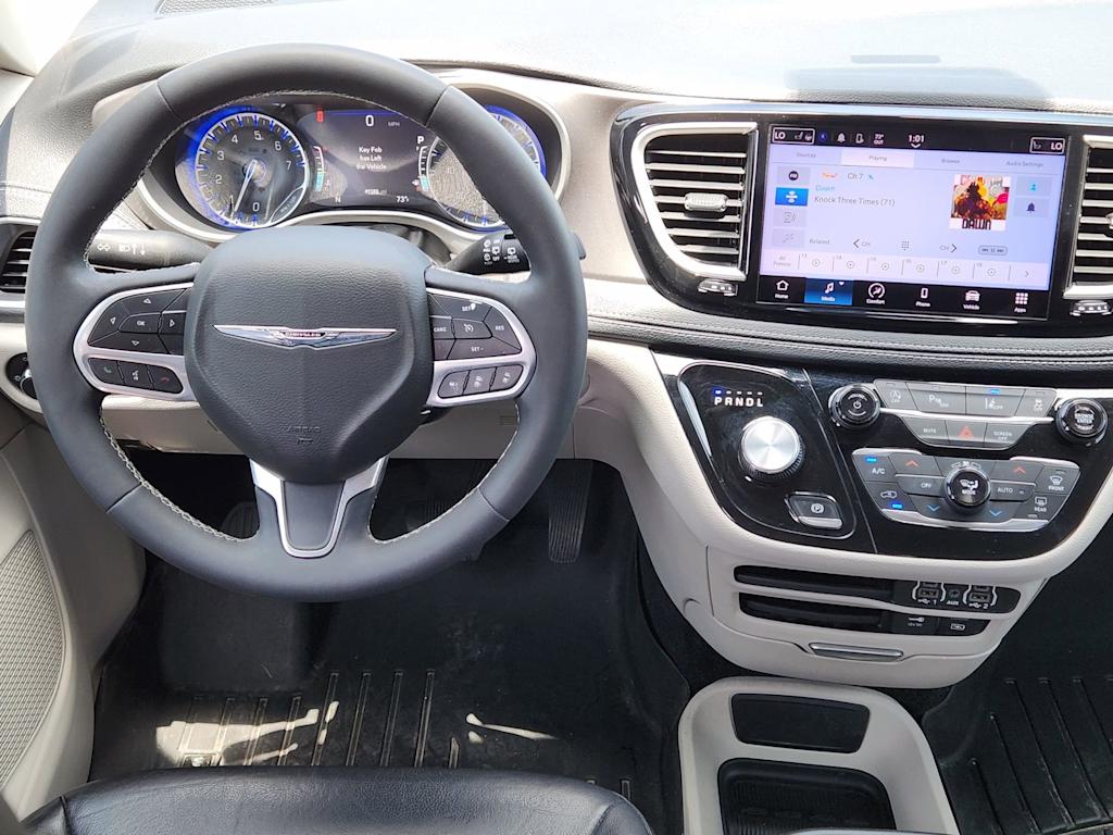 Thumbnail: 2022 Chrysler Pacifica - 7