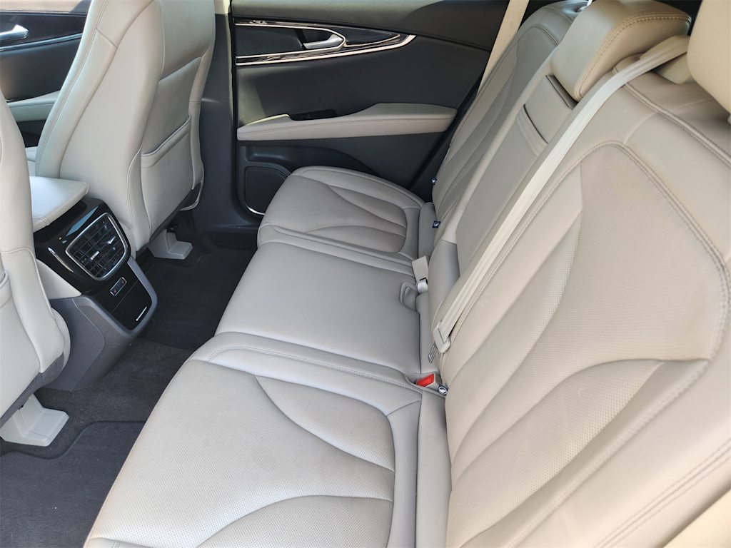 Thumbnail: 2022 Lincoln Nautilus - 12